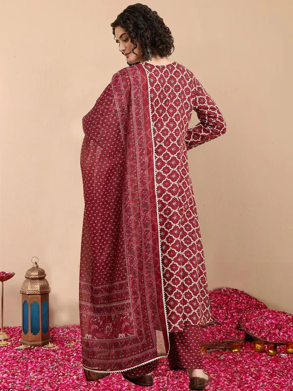 Fully_Stiched_Rayon_Printed
Kurti_(MAROON)