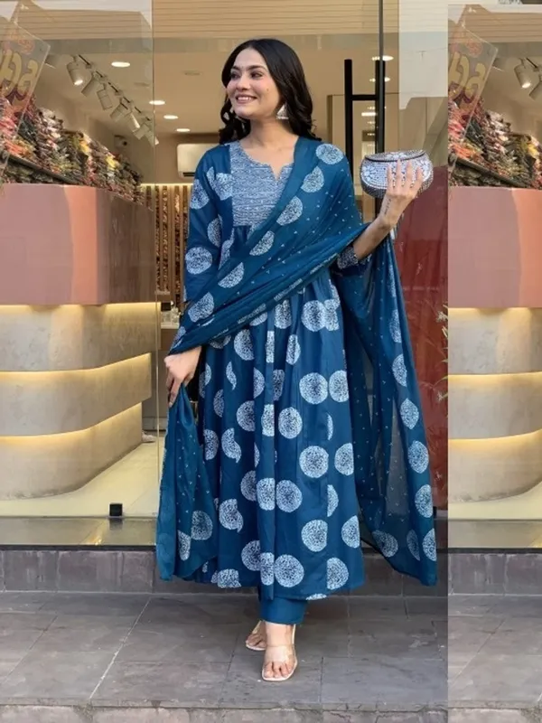 Fully_Stiched_Rayon_Printed
Kurti_(MORPICH)