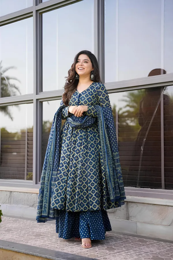Fully_Stiched_Rayon_Printed
Kurti_(NAVY_BLUE)