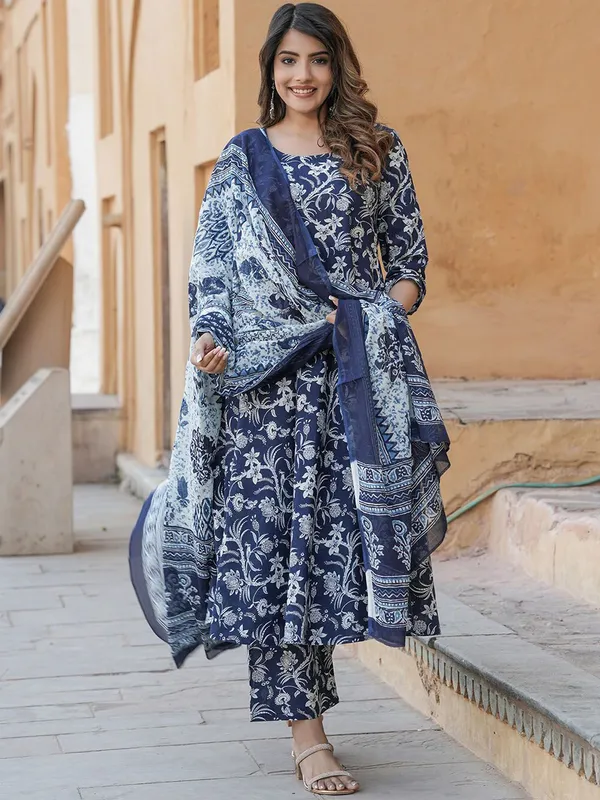 Fully_Stiched_Rayon_Printed
Kurti_(_Blue_Sky)