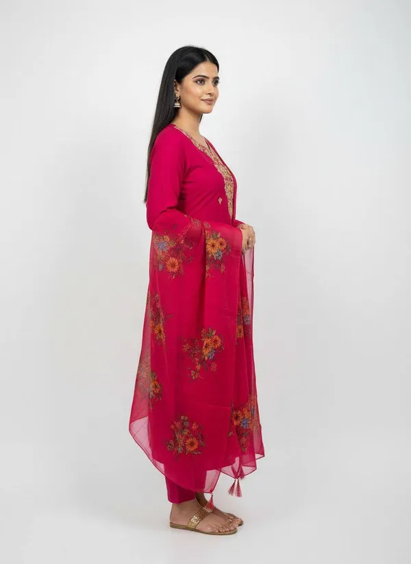 Magenta_Georgette_Kurta_Set_With_Dupatta_For_Women