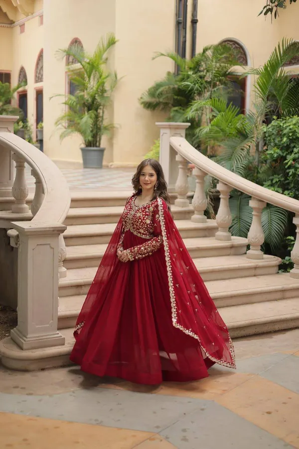 Red_Georgette_Anarkali_Gown_For_Women