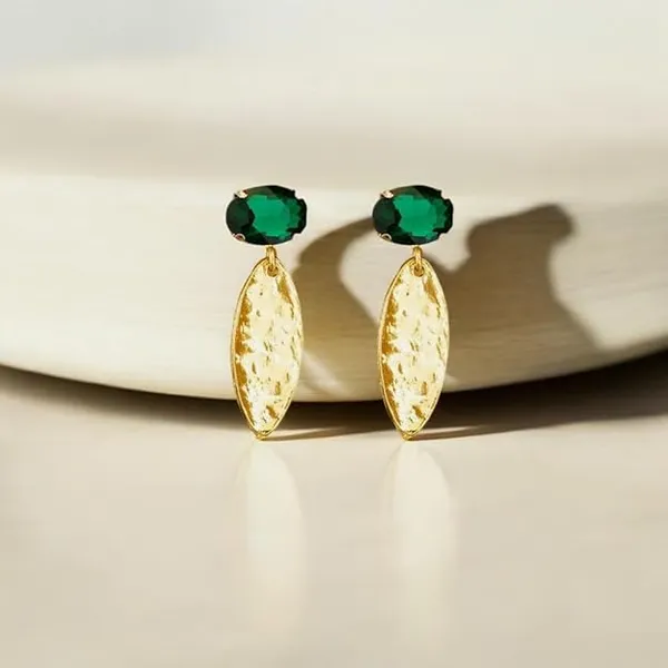 Gold_Anti_Tarnish_Marquise_Emerald_Necklace_Set_For_Women