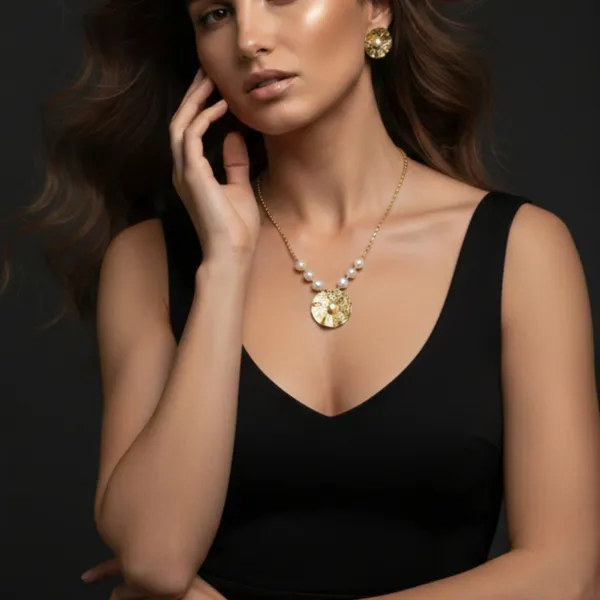 Gold_Anti_Tarnish_Textured_Pendant_Necklace_Matching_Earrings