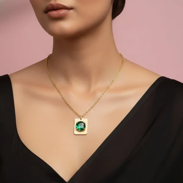 Gold_And_Green_Emerald_Bliss_Pendant_Set_Stylish_Crystal_Necklace