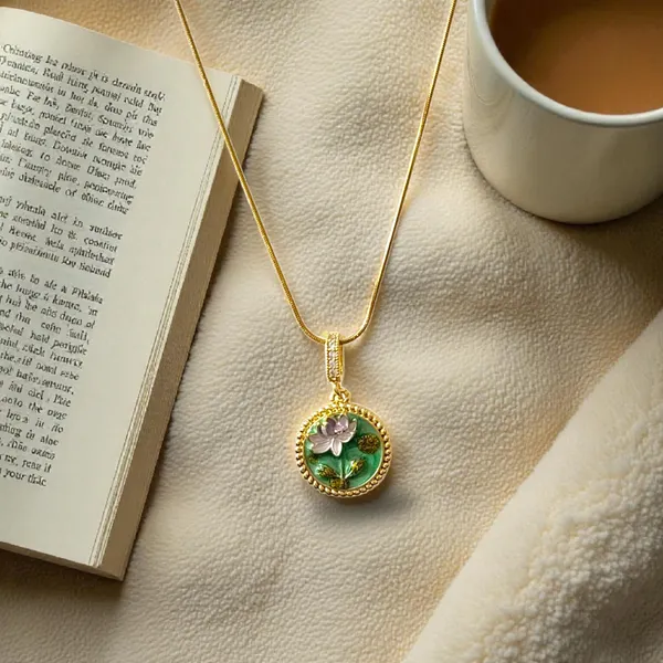Gold_And_Green_Aura_Floral_Pendant