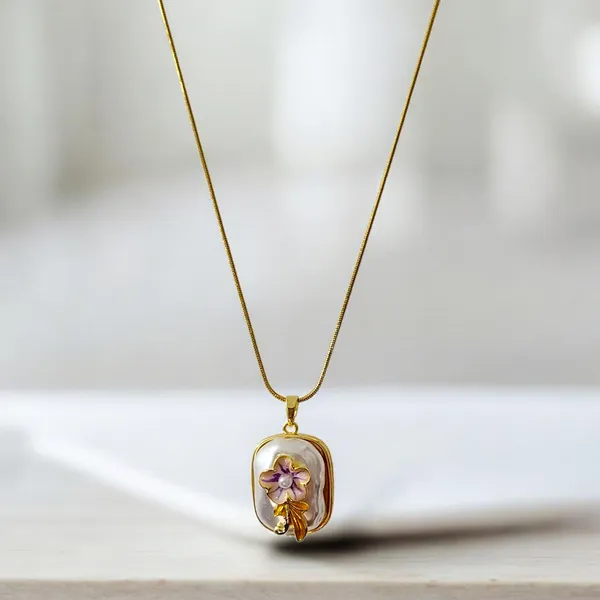Pearl_Petal_Square_Elegance_Pendant