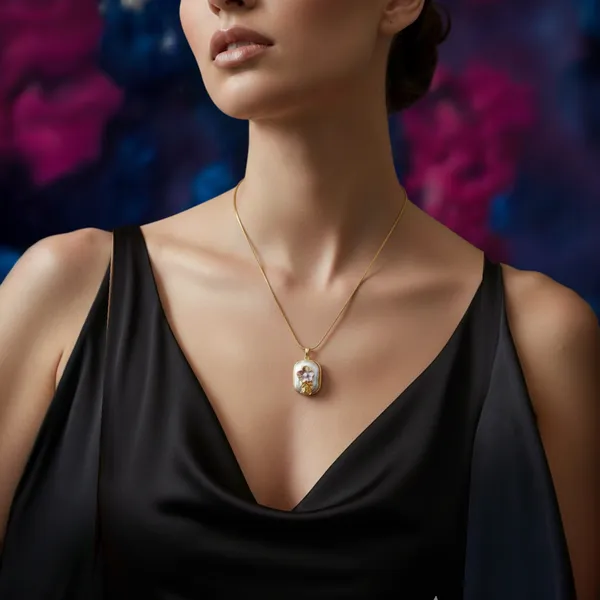 Pearl_Petal_Square_Elegance_Pendant