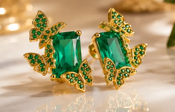 Emerald_Flutter_Crystal_Stud_Earrings