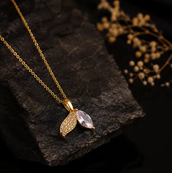 Celestial_Leaf_Crystal_Pendant_Necklace