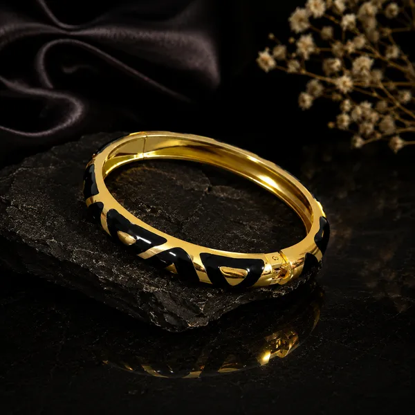 Gold_And_Black_Enamel_Curved_Adjustable_Bracelet_For_Women