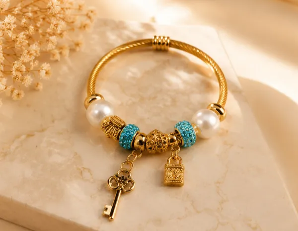 Royal_Pearl_&_Aqua_Charm_Bracelet