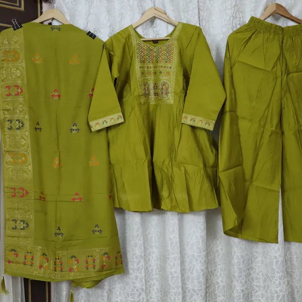 3_Piece_short_kurti_set_with_charming_dupatta