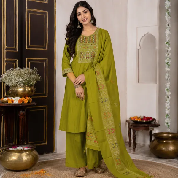 3_Piece_short_kurti_set_with_charming_dupatta