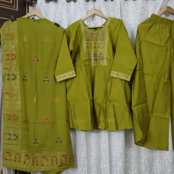 3_Piece_short_kurti_set_with_charming_dupatta