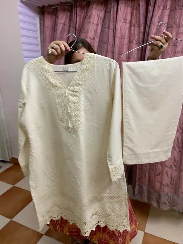 Cotton_embroidery_lace_work,_Paul_work_co-ord_set_with_lace_work_on_bottom_