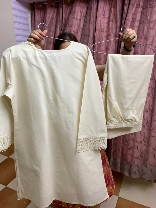 Cotton_embroidery_lace_work,_Paul_work_co-ord_set_with_lace_work_on_bottom_