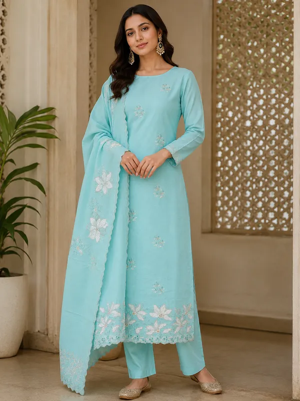 Premium_Cotton_with_applique_work_&_Chickankari_embroidery_with_embroidered_dupatta