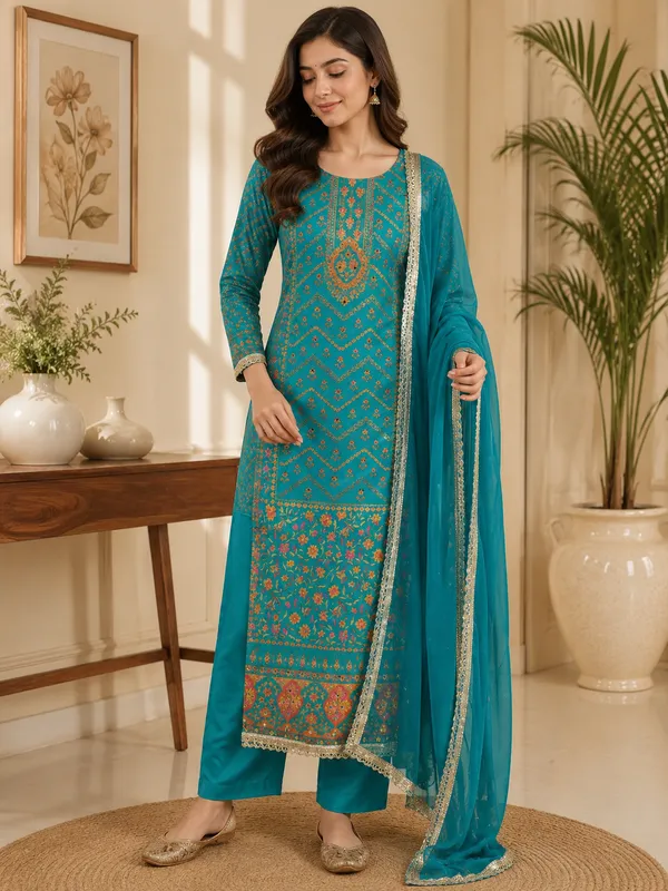 Banarasi_Suit_with_heavy_embroidery_and_Chiffon_dupatta