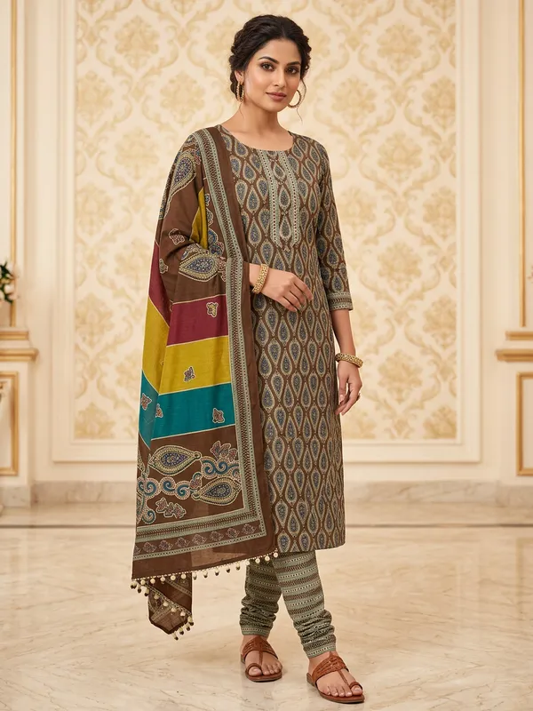 Cotton_suit_with_handwork_Mal-Mal_dupatta_