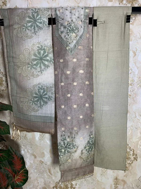 Kota_Doria_suit_with_lace_work_