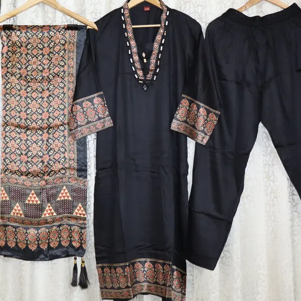 Mashroo_3_piece_classic_look_with_Silk_Dupatta