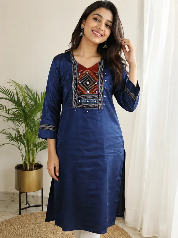 Mashroo_Silk_kurti_with_elegant_&_charming_work_done_on_neck_&_sleeves