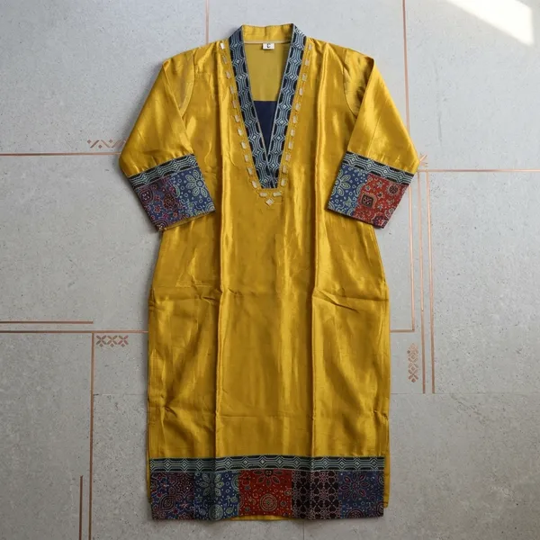 Mashroo_Silk_kurti_with_elegant_&_charming_work_done_on_neck_&_sleeves