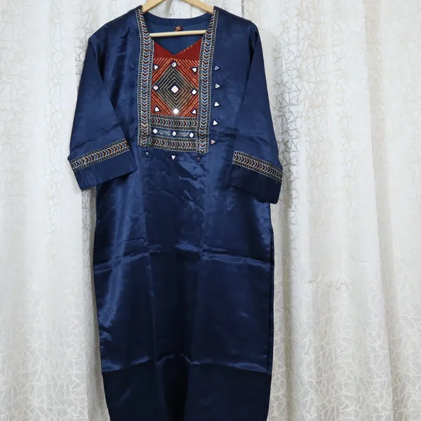 Mashroo_Silk_kurti_with_elegant_&_charming_work_done_on_neck_&_sleeves