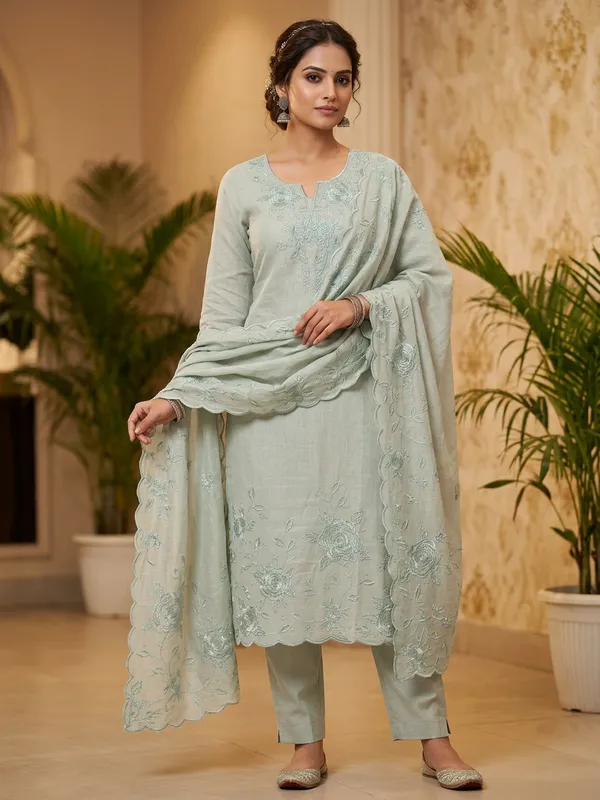 Mal_chanderi_crush_embroidered_suit_with_beautiful_dupatta_