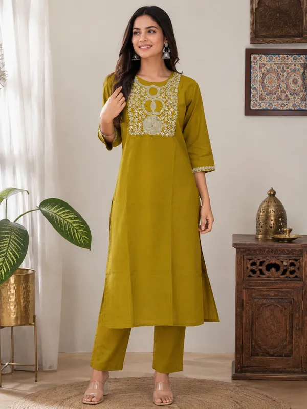 Premium_Cotton_2_piece_set_with_elegant_embroidery_on_neck_&_sleeves