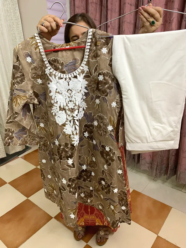Premium_Cotton_embroidery_shirt_and_heavy_embroidery_Farshi_salwar_