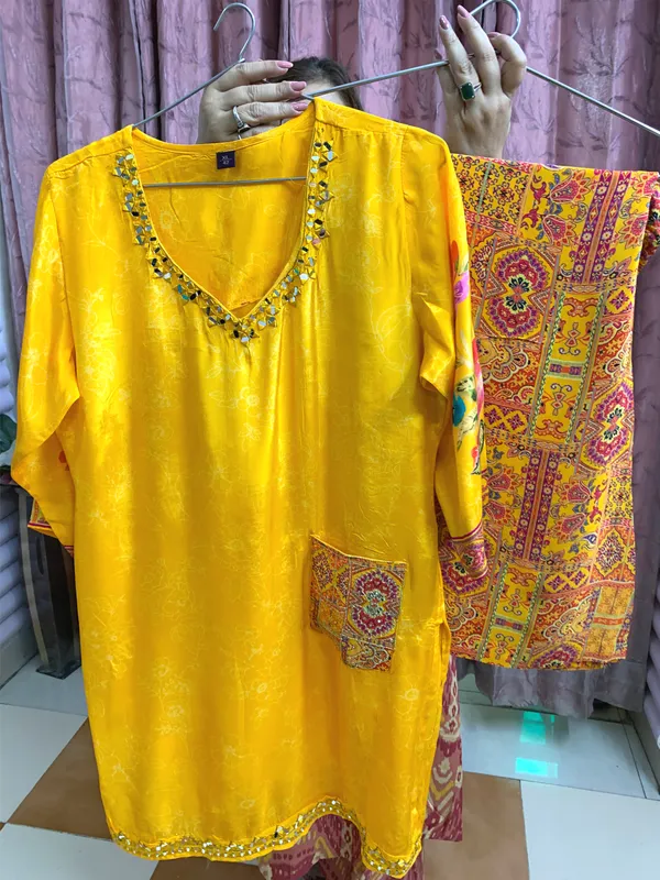 Pure_Crepe_co-ord_set_with_hand_embroidery_