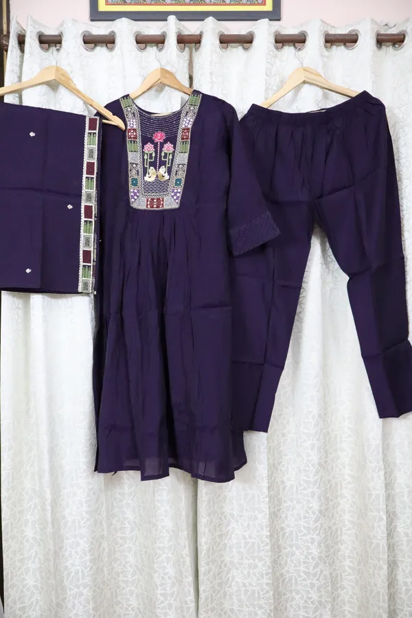 Pure_cotton_3_piece_set_pure_cotton_3_piece_set_with_embroidery_on_neck
