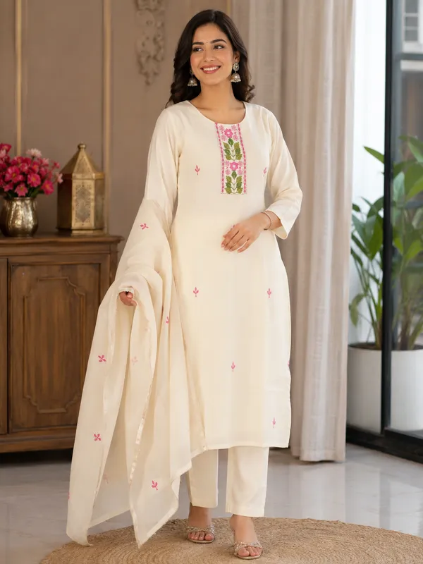 Pure_cotton_3_piece_set_with_premium_embroidery_work_on_neck