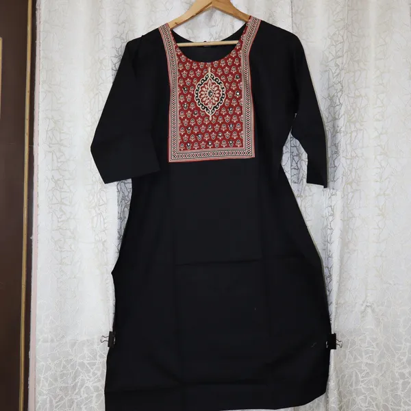 Pure_cotton_kurti_with_unique_embroidery_on_neck_with_mirror_work