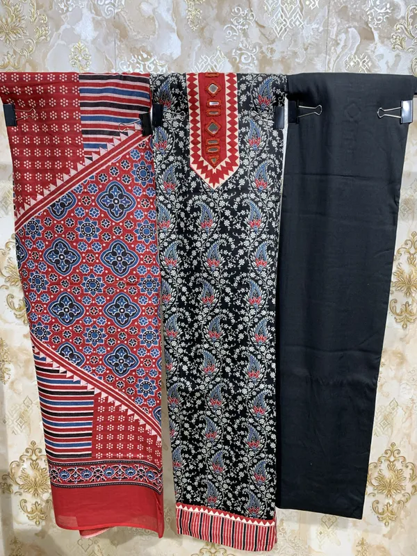 Black_Maroon_&_Royal_Blue_Pure_Cotton_Suit_Dress_Material_For_Women