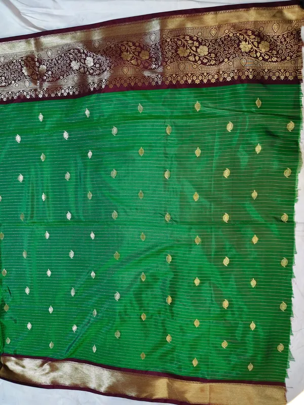 Green_Silk_Checkered_Zari_Buti_Saree_With_Golden_Border_For_Women