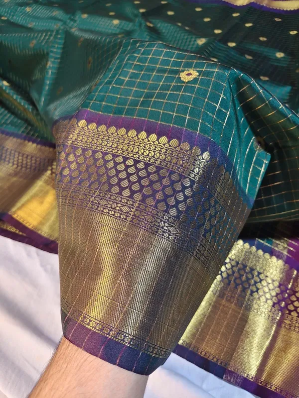 Teal_Green_Silk_Handloom_Floral_Zari_Border_Saree_For_Women