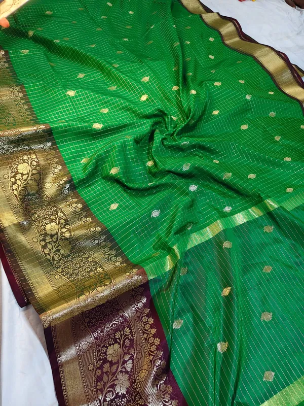 Green_Silk_Checkered_Zari_Buti_Saree_With_Golden_Border_For_Women