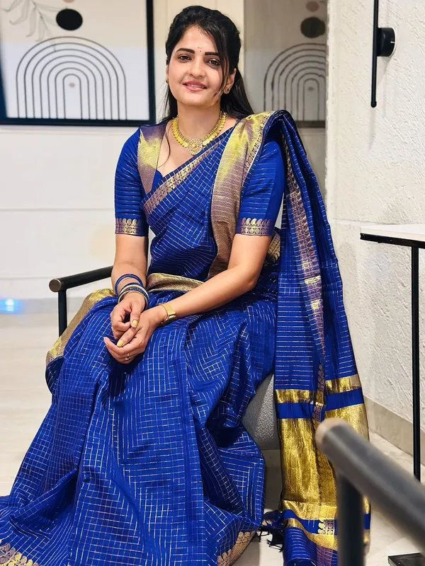 Royal_Blue_Silk_Checked_Zari_Border_Saree_For_Women