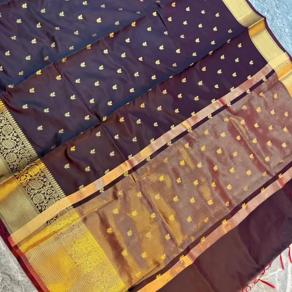 Brown_Silk_Kanchipuram_Golden_Zari_Woven_Saree_For_Women