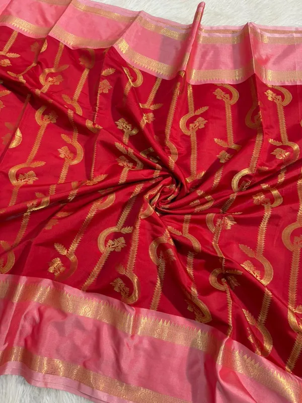 Red_Banarasi_Silk_Paisley_Golden_Zari_Pink_Border_Saree_For_Women