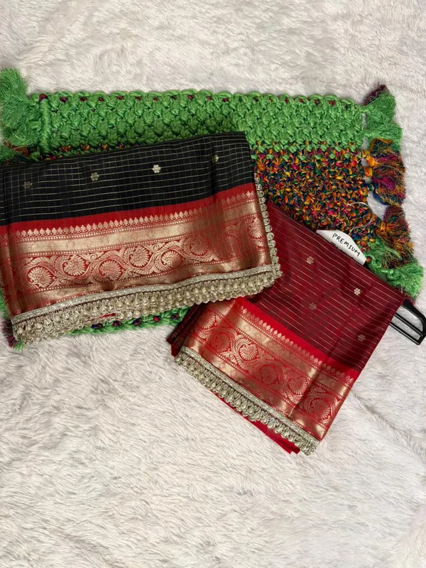 Black_Cotton_Silk_Checkered_Saree_With_Red_Zari_Border_For_Women