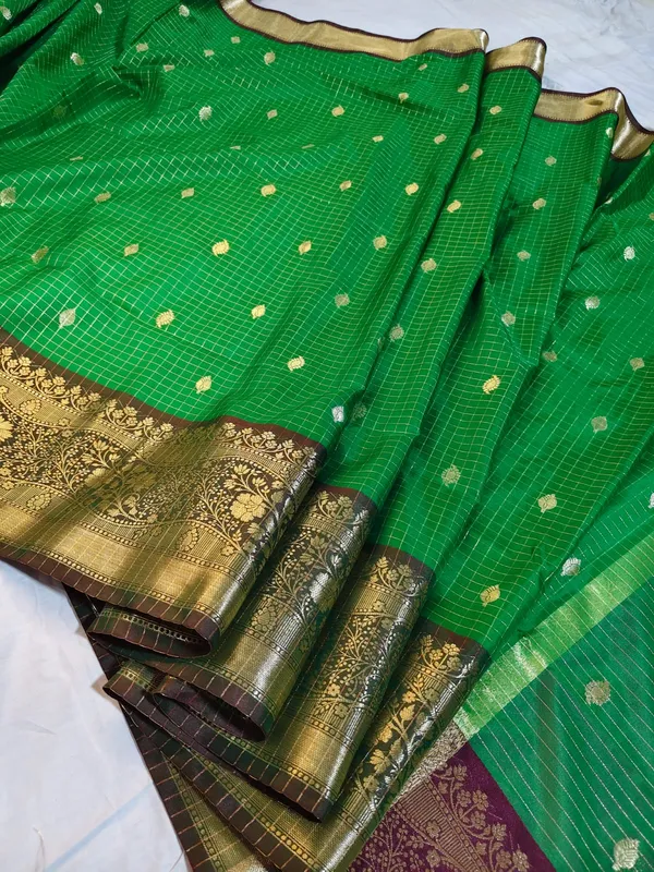 Green_Silk_Checkered_Zari_Buti_Saree_With_Golden_Border_For_Women