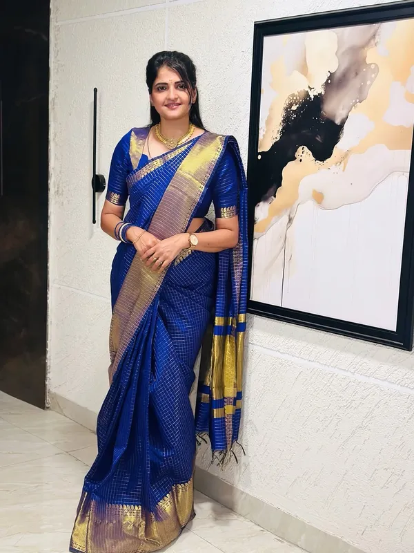 Royal_Blue_Silk_Checked_Zari_Border_Saree_For_Women