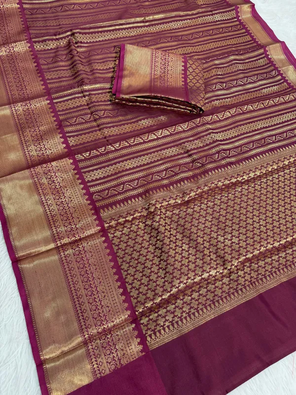Purple_Silk_Woven_Zari_Saree_With_Golden_Border_For_Women
