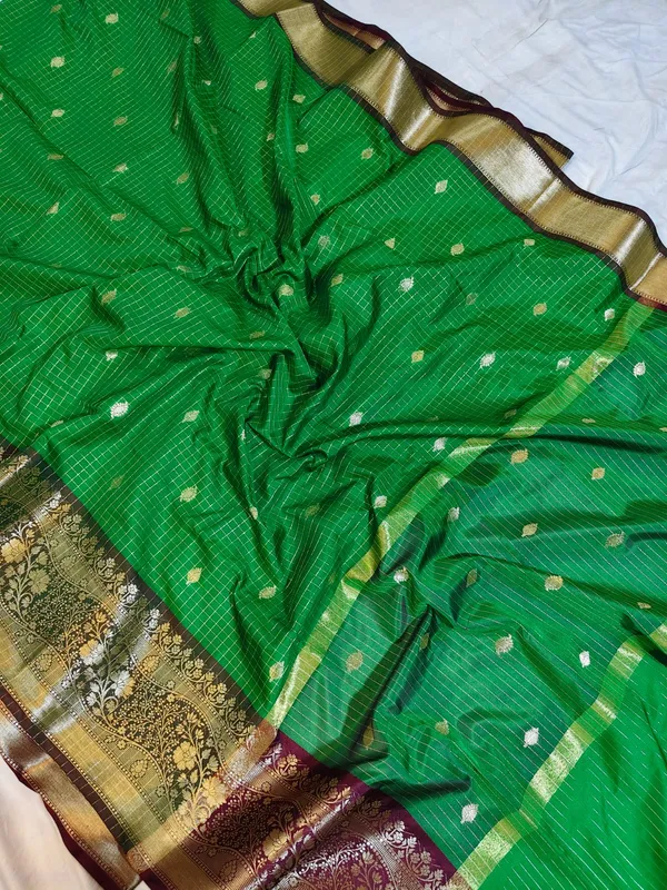 Green_Silk_Checkered_Zari_Buti_Saree_With_Golden_Border_For_Women