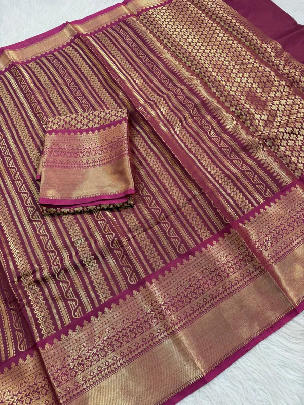 Purple_Silk_Woven_Zari_Saree_With_Golden_Border_For_Women