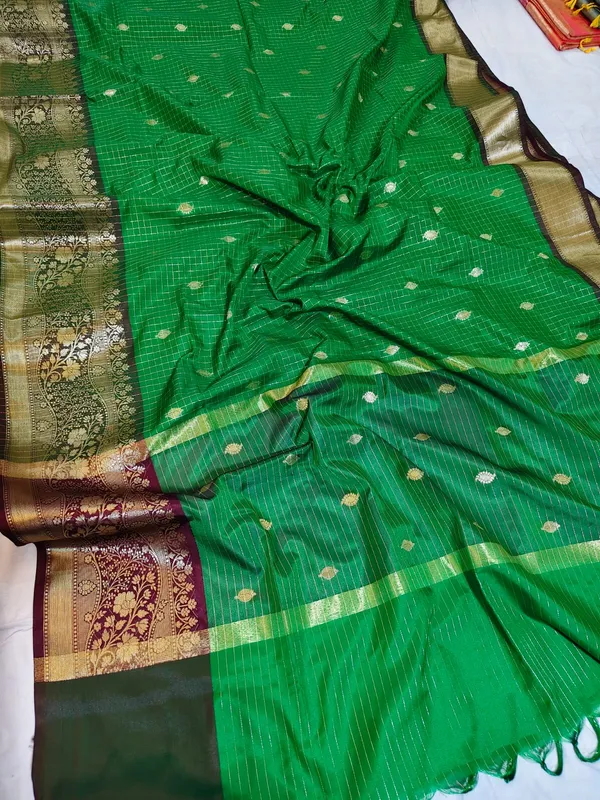 Green_Silk_Checkered_Zari_Buti_Saree_With_Golden_Border_For_Women